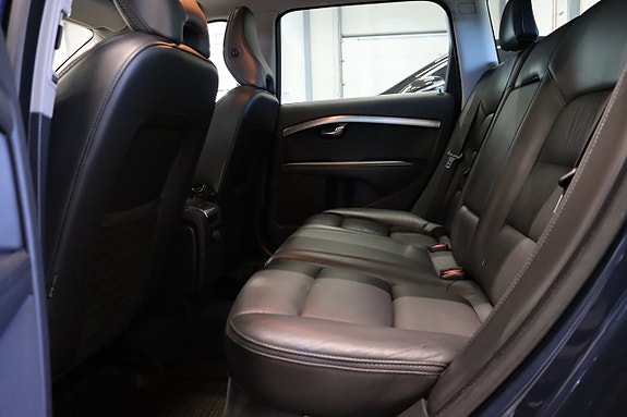 Volvo XC70 12 of 29
