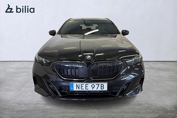 BMW 530e 2 of 24