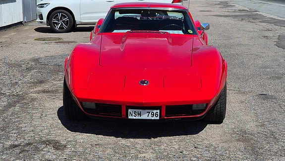 Chevrolet Corvette 2 of 5