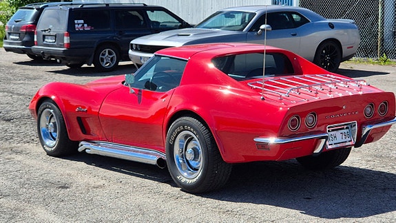 Chevrolet Corvette 6 of 16