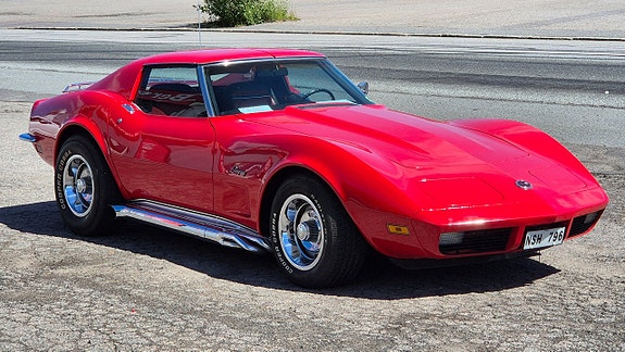 Chevrolet Corvette 3 of 5