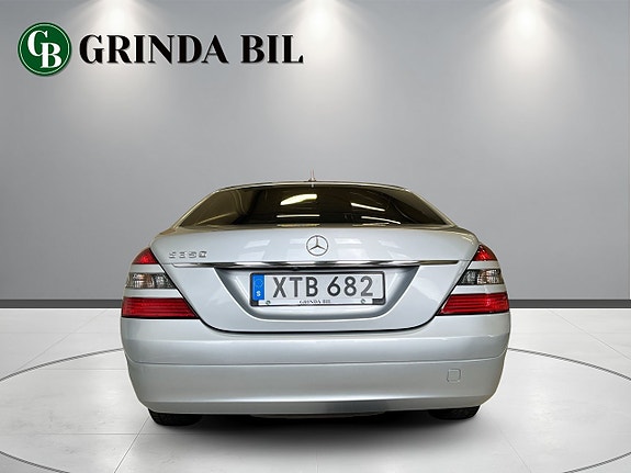 Mercedes-Benz S350 3 of 5