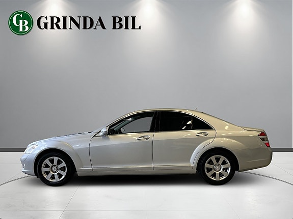 Mercedes-Benz S350 2 of 5