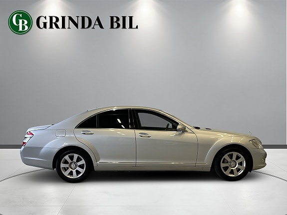 Mercedes-Benz S350 4 of 5