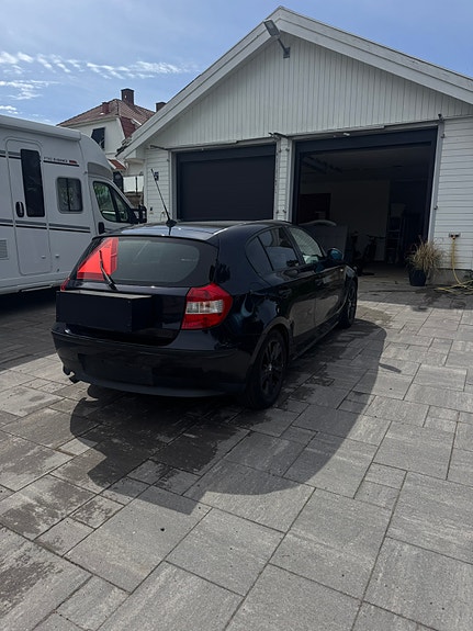 BMW 118d 3 of 6