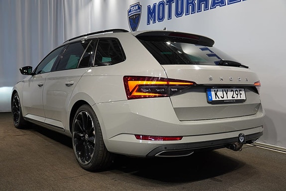 Skoda Superb 3 of 5