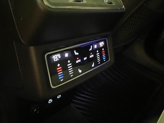 Audi e-tron 7 of 21
