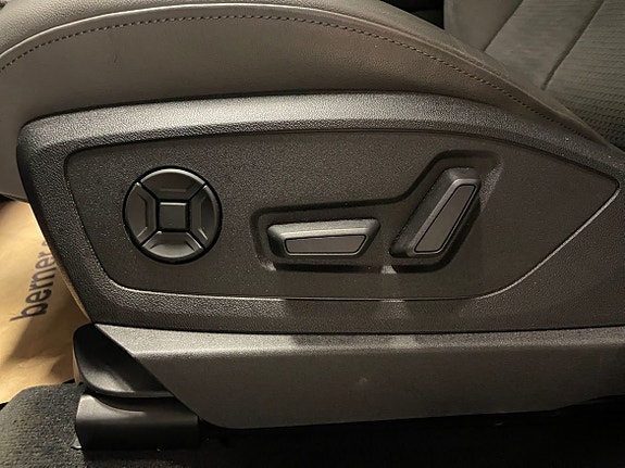 Audi e-tron 14 of 21
