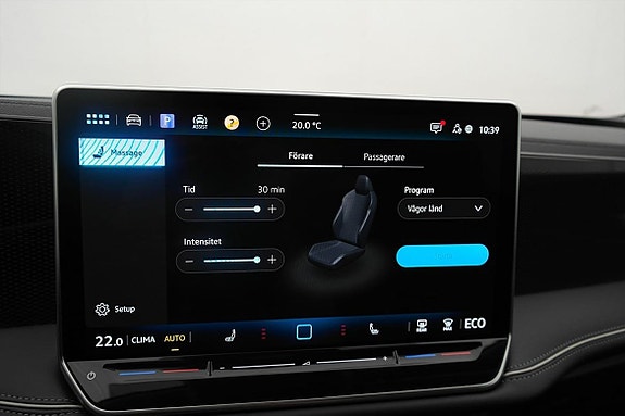 Volkswagen Passat 16 of 26