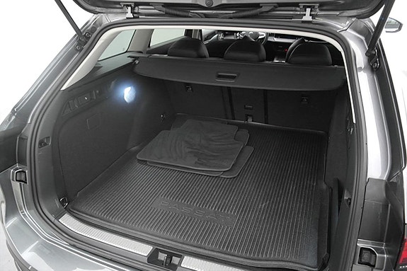 Volkswagen Passat 23 of 26