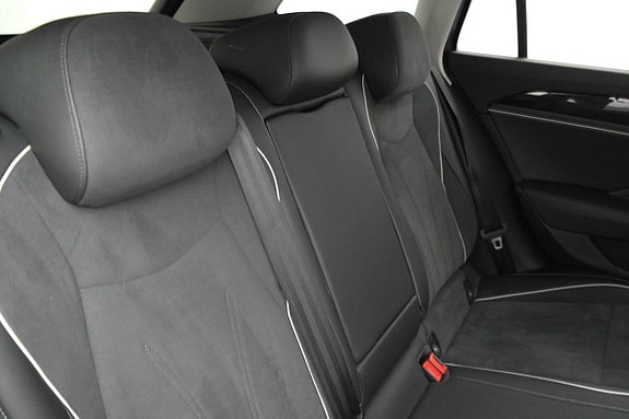 Volkswagen Passat 22 of 26
