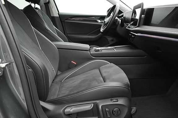 Volkswagen Passat 19 of 26