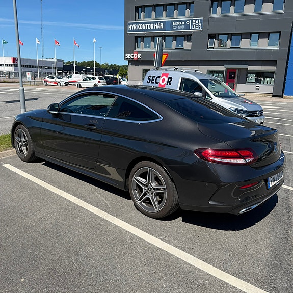 Mercedes-Benz C220 d 2 of 17