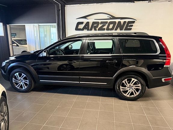 Volvo XC70 2 of 5