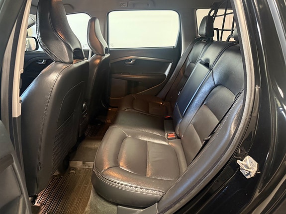 Volvo XC70 10 of 15