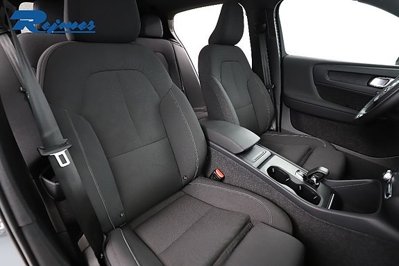 Volvo EX40 6 of 24