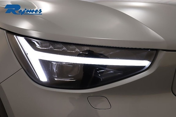 Volvo EX40 20 of 24