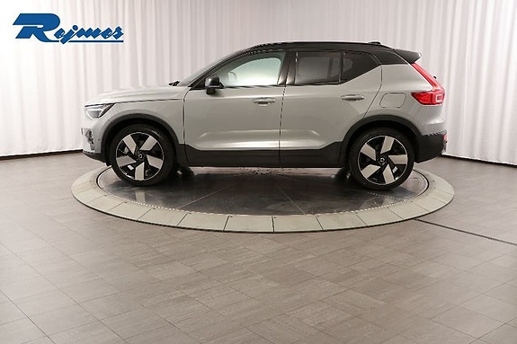 Volvo EX40 8 of 24
