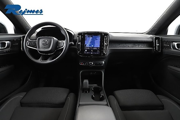 Volvo EX40 2 of 24