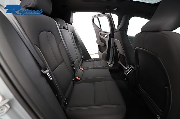 Volvo EX40 10 of 24