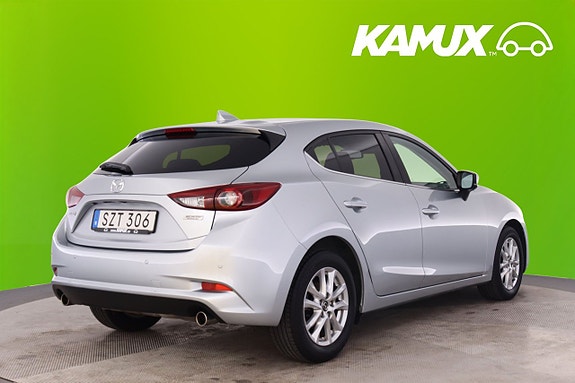 Mazda 3 4 of 5