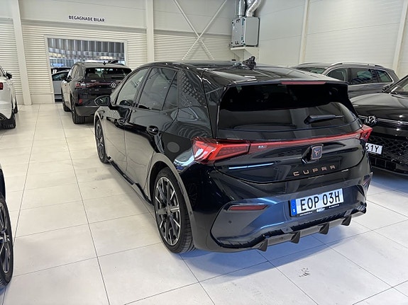 Cupra Born 3 of 5