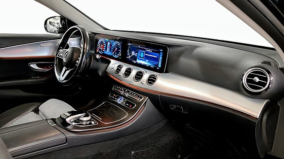 Mercedes-Benz E300 de 10 of 11