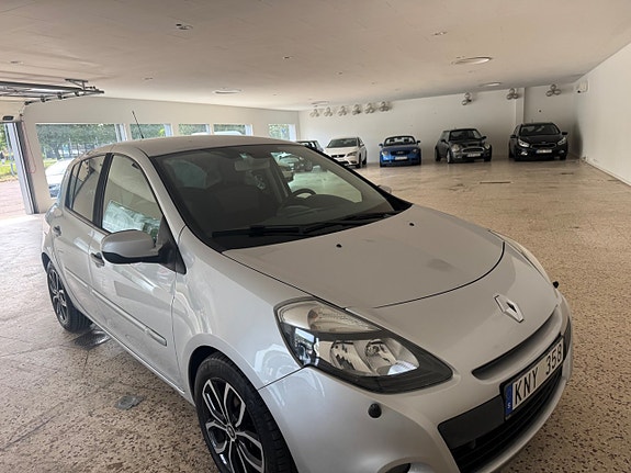 Renault Clio 2 of 5