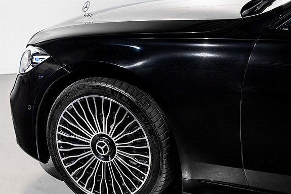 Mercedes-Benz S580 e 26 of 27