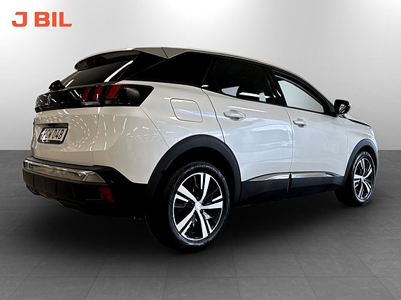 Peugeot 3008 3 of 5