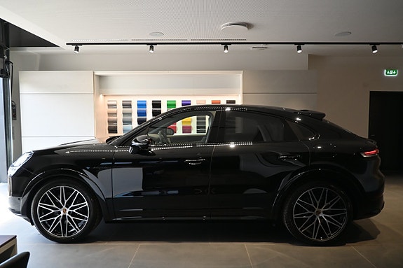 Porsche Cayenne 6 of 26