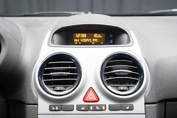 Opel Corsa 18 of 18