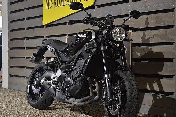 Yamaha XSR900 ABS 2 of 5