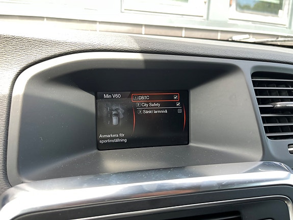Volvo V60 19 of 25