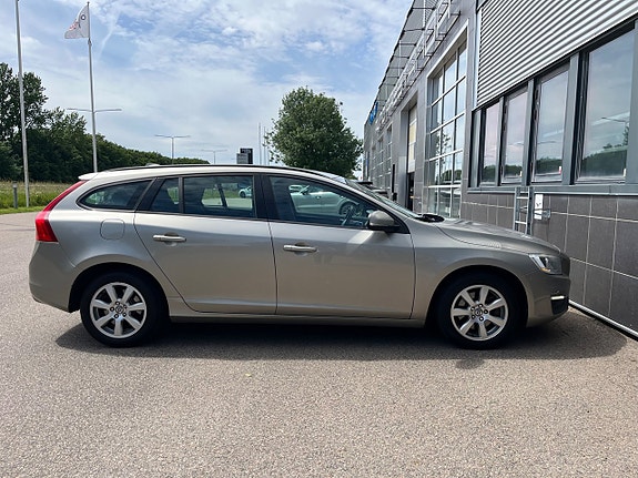 Volvo V60 25 of 25