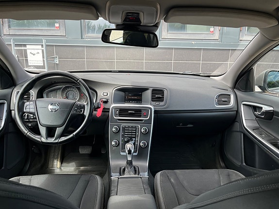 Volvo V60 11 of 25