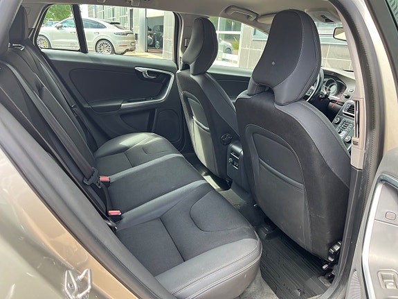 Volvo V60 24 of 25