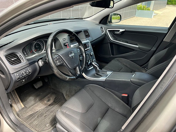 Volvo V60 12 of 25