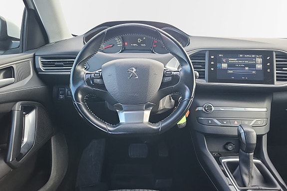 Peugeot 308 SW 9 of 10