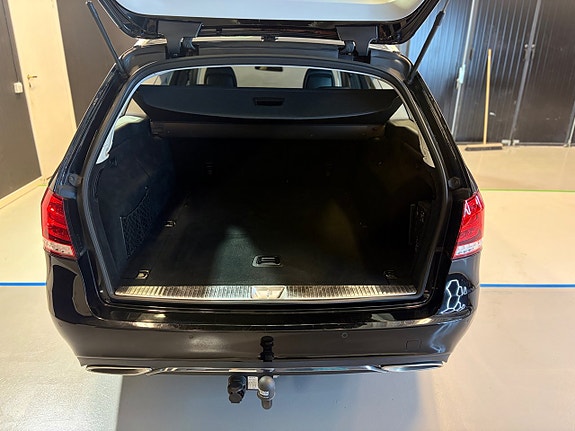 Mercedes-Benz E220 17 of 18