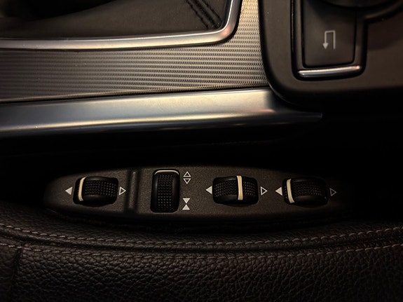 Mercedes-Benz E220 13 of 18