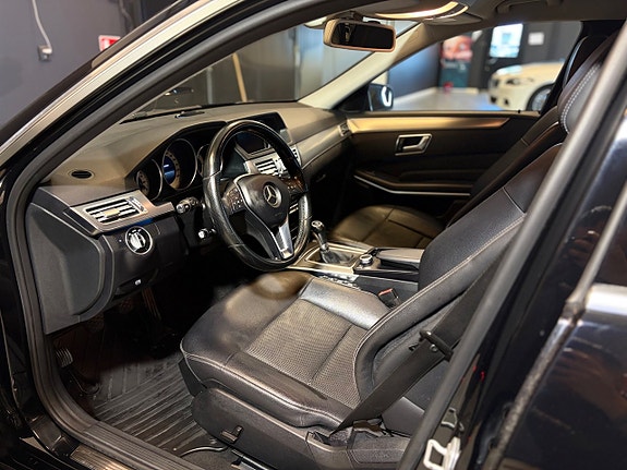 Mercedes-Benz E220 7 of 18