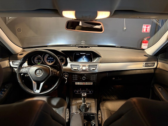 Mercedes-Benz E220 8 of 18