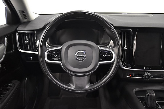Volvo V90 2 of 27
