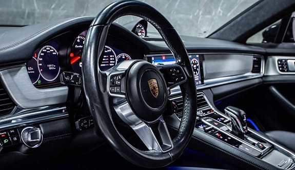 Porsche Panamera Turbo S 8 of 11