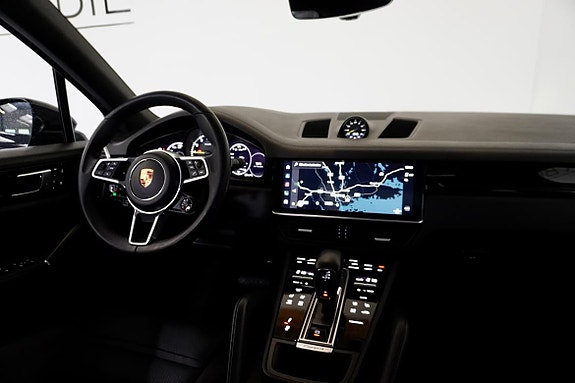 Porsche Cayenne 20 of 26