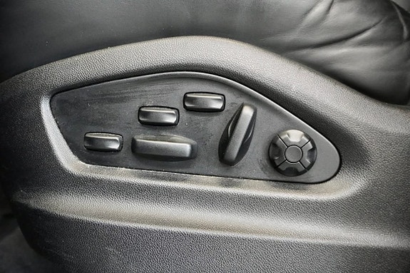 Porsche Cayenne 24 of 26