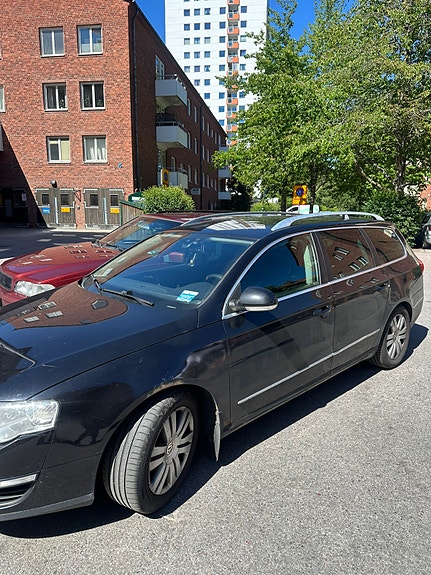 Volkswagen Passat 2 of 5