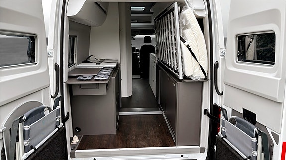 Volkswagen California 12 of 13
