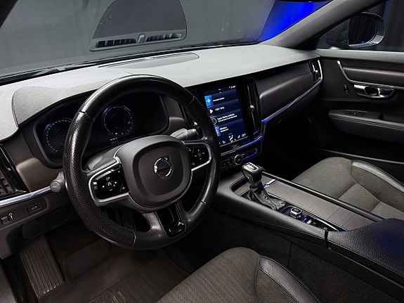 Volvo V90 Cross Country 12 of 30
